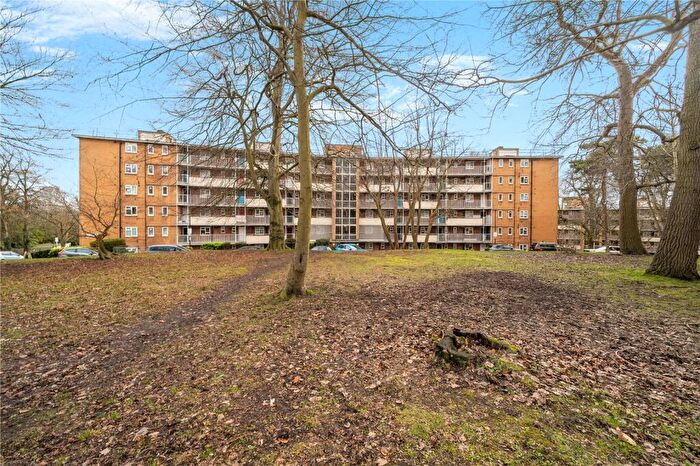 2 Bedroom Flat For Sale In Silbury House, Sydenham Hill, London, SE26