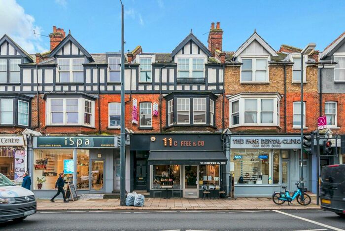 2 Bedroom Flat To Rent In Upper Richmond Road West, East Sheen, SW14