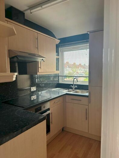 2 Bedroom Flat To Rent In Gaysham Avenue, Ilford, IG2