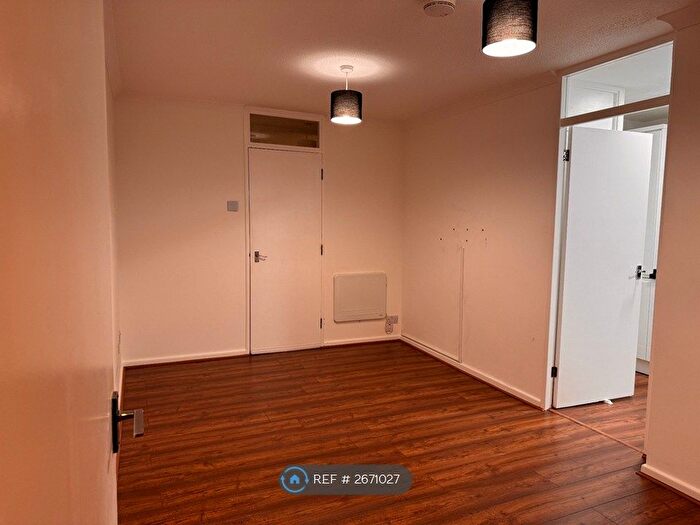 2 Bedroom Maisonette To Rent In Cromwell Court, Kempston, Bedford, MK42
