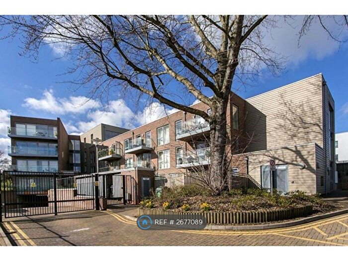 2 Bedroom Flat To Rent In Park Road, London, N8