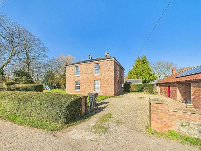 4 Bedroom Farm House For Sale In Main Street, Gayton Le Marsh, Alford, LN13