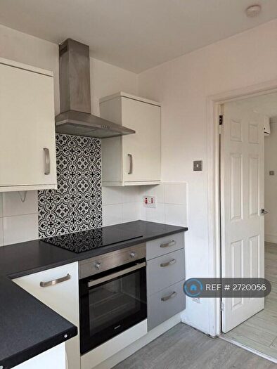 2 Bedroom Flat To Rent In Talbot Court, Southampton, SO14