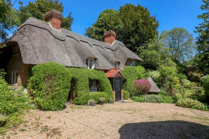 4 Bedroom Detached House For Sale In Itchen Stoke, Alresford, SO24