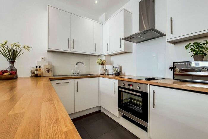 2 Bedroom Flat To Rent In Elvaston Place, South Kensington, London, SW7