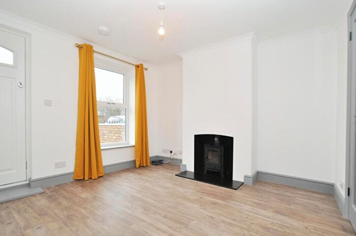 2 Bedroom Character Property To Rent In Hitchin Road, Arlesey, SG15