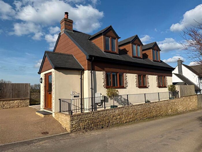 2 Bedroom Detached House For Sale In Shepherds Hill, Buckhorn Weston, Gillingham, SP8
