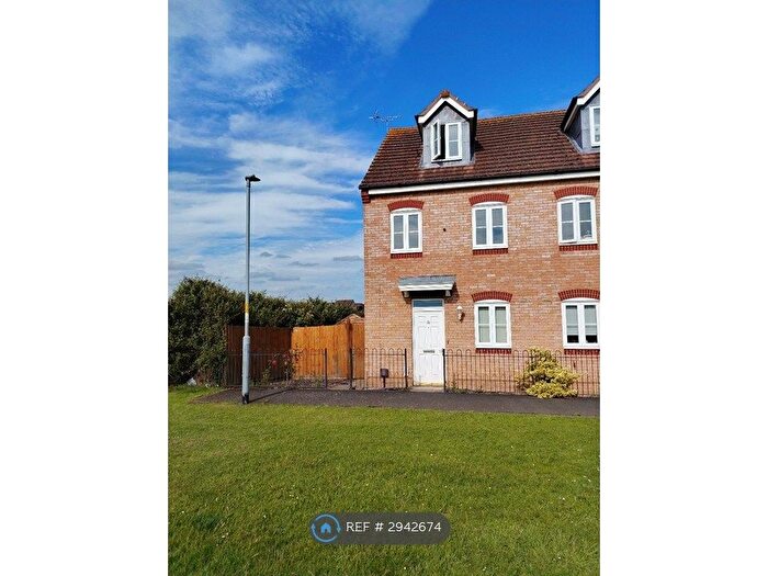 3 Bedroom Semi-Detached House To Rent In Chequers Close, Corby, NN18