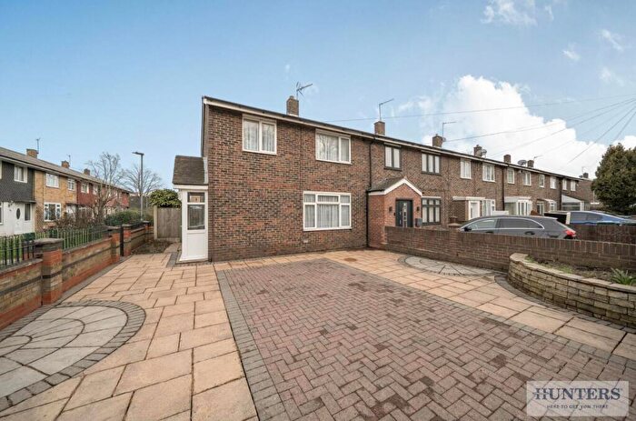 3 Bedroom End Of Terrace House For Sale In Boxgrove Road, Abbey Wood, SE2