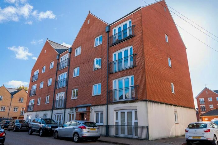 2 Bedroom Flat For Sale In Burt Place, Cardiff, CF10