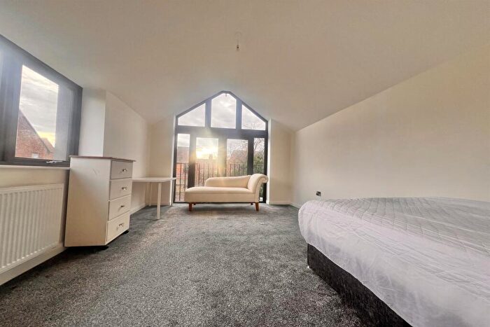 6 Bedroom Detached House To Rent In Austin Drive, Manchester, M20