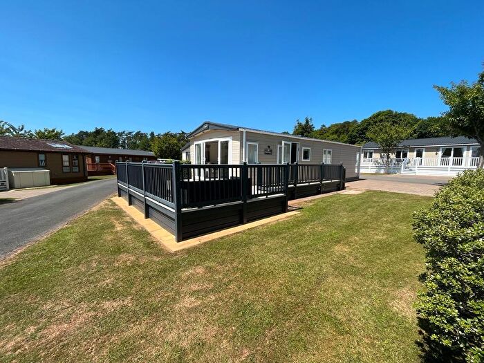 3 Bedroom Park Home For Sale In , LL61