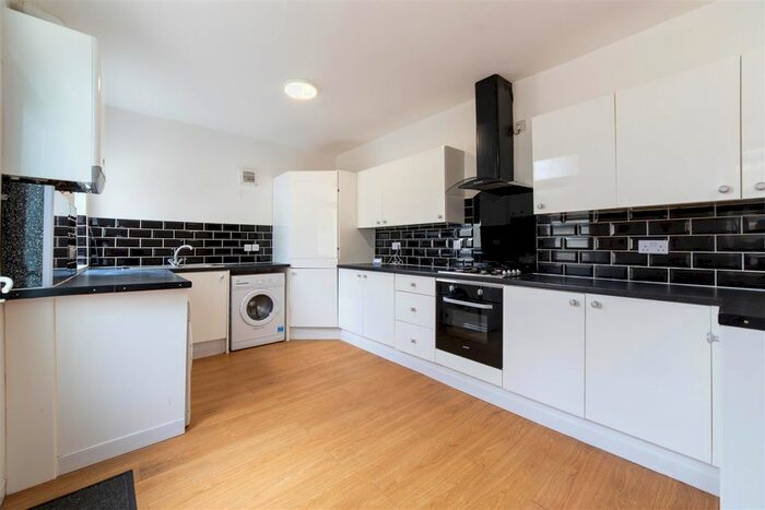 7 Bedroom Terraced House To Rent In Simonside Terrace, Heaton, Newcastle Upon Tyne, NE6