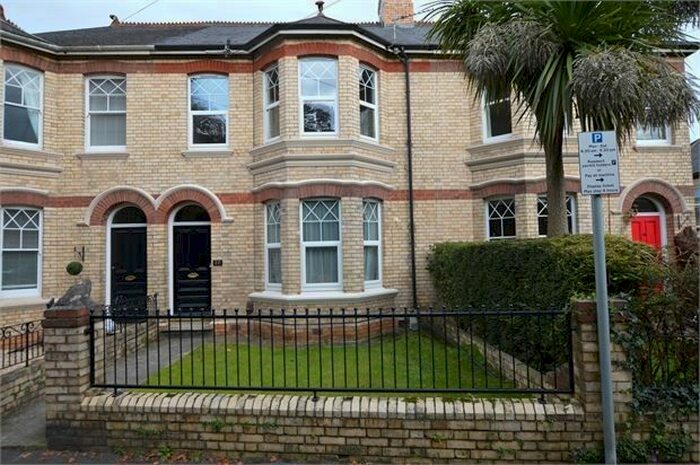 1 Bedroom Flat To Rent In Church Road, Newton Abbot, Devon., TQ12