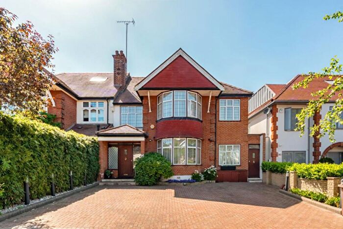 5 Bedroom Flat For Sale In Church Vale, London, N2