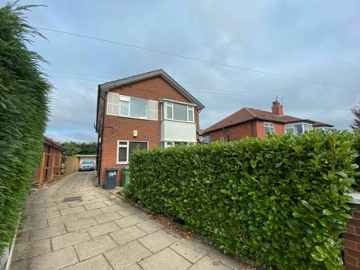 2 Bedroom Apartment To Rent In Kings Mount, Leeds, LS17