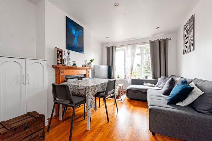 1 Bedroom Flat To Rent In Whittington Road, Bounds Green, London, N22