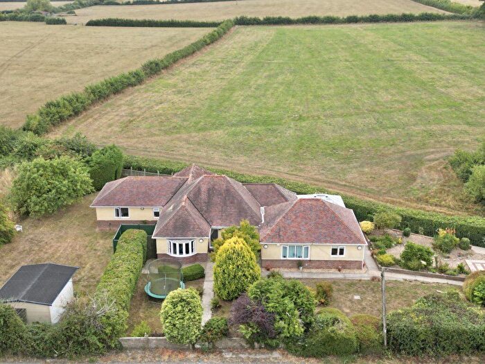 4 Bedroom Detached Bungalow For Sale In Tintinhull Road, Yeovil, Somerset, *With Substantial Annexe*, BA22