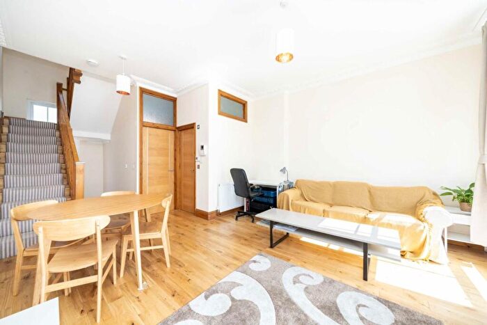 2 Bedroom Flat To Rent In Belsize Road, West Hampstead, NW6