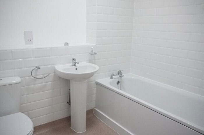 2 Bedroom Flat To Rent In Defoe Parade, Chadwell St Mary, RM16