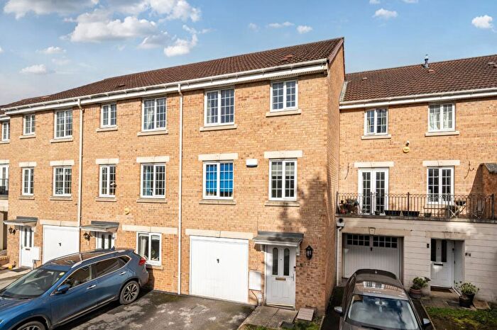 4 Bedroom End Of Terrace House For Sale In Lilac Court, Killingbeck, Leeds, LS14