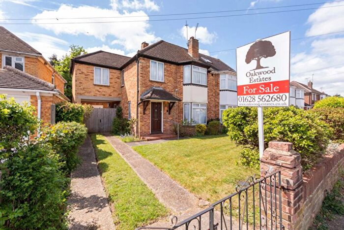 4 Bedroom Semi-Detached House For Sale In Headington Road, Maidenhead, SL6