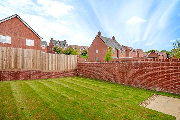 4 Bedroom Detached House For Sale In Thistledown Way, Selborne Road, Alton, Hampshire, GU34