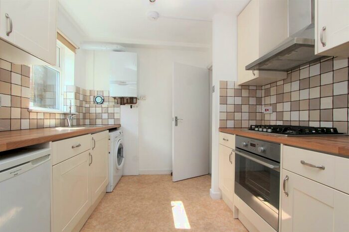 1 Bedroom Apartment To Rent In Ferme Park Road, Crouch End, N8