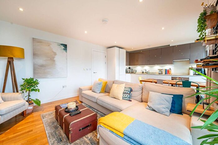 2 Bedroom Flat To Rent In Tayberry House, Stratford, London, E20