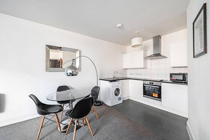 1 Bedroom Flat For Sale In Warple Way, Acton, London, W3