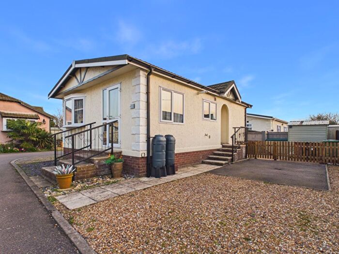 2 Bedroom Park Home For Sale In High Street, Alconbury, Cambridgeshire., PE28