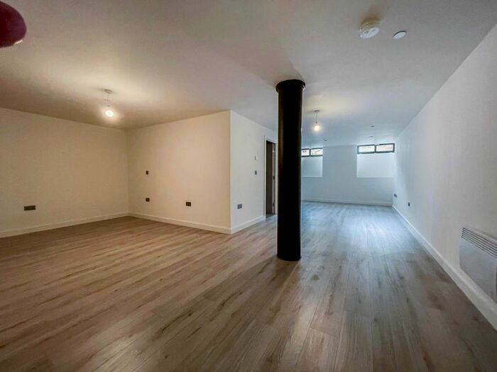 2 Bedroom Flat To Rent In Cape Street, Bradford, BD1