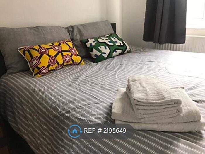 2 Bedroom Flat To Rent In Triangle Place, Clapham, SW4