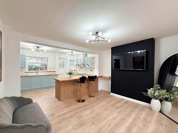 3 Bedroom Semi Detached House To Rent In Manton Crescent, Beeston, NG9