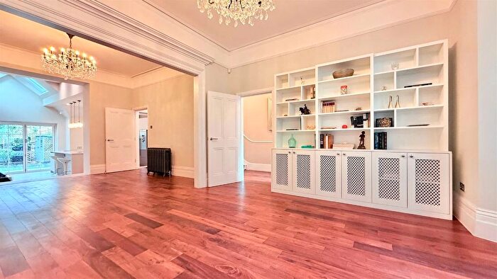 6 Bedroom Semi Detached House To Rent In Lichfield Gardens, Richmond, TW9