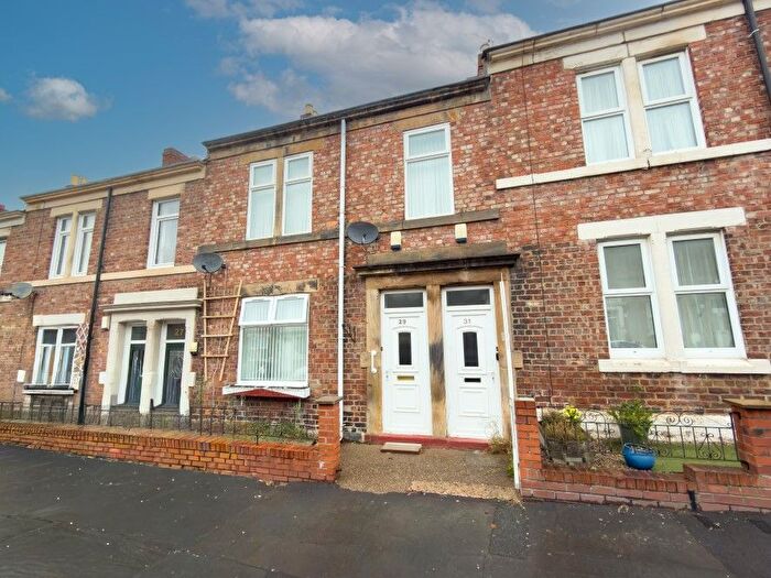 3 Bedroom Flat For Sale In Northbourne Street, Gateshead, Tyne And Wear, NE8