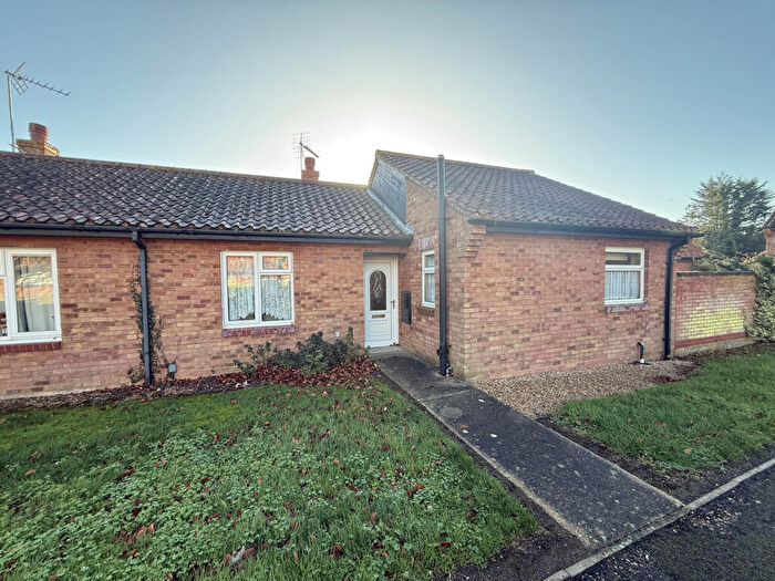 2 Bedroom Semi-Detached Bungalow For Sale In Bushey Close, Huntingdon, PE29