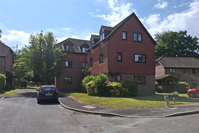 1 Bedroom Apartment For Sale In Black Swan Close, Pease Pottage, Crawley, West Sussex, RH11