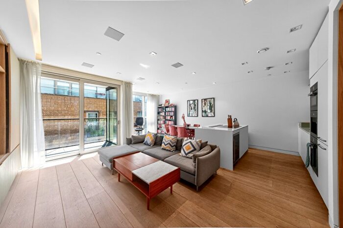 2 Bedroom Flat To Rent In Duchess Walk, London, SE1