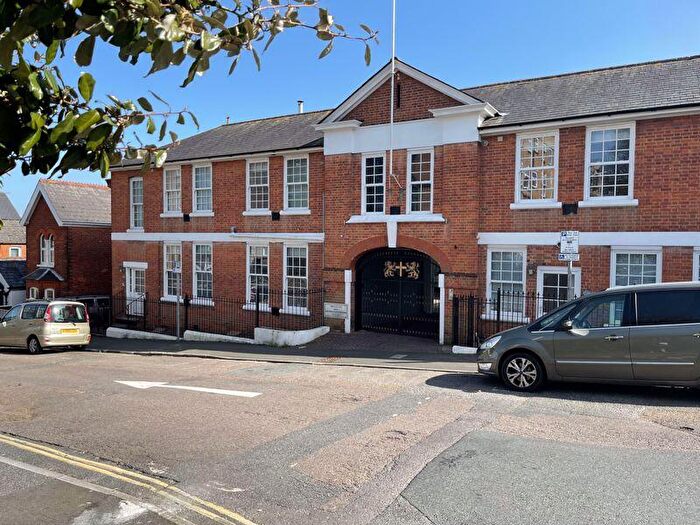 2 Bedroom Flat To Rent In Princess Beatrice Court, PO31
