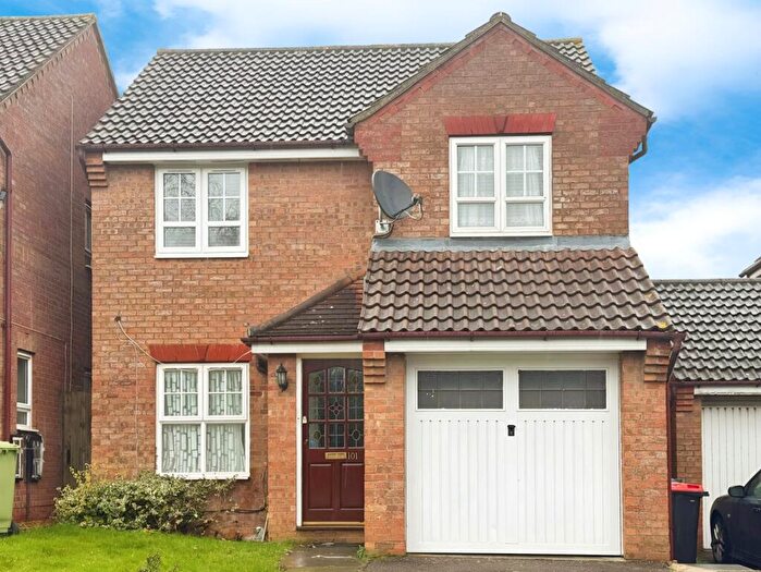 3 Bedroom Detached House To Rent In Kirkstall Place, Oldbrook, Milton Keynes, MK6