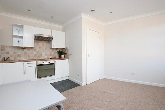1 Bedroom Flat To Rent In Monmouth Place, Upper Bristol Road, Bath, BA1