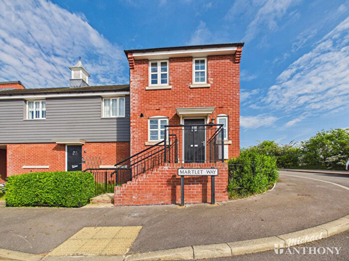2 Bedroom End Of Terrace House For Sale In Martlet Way, Aylesbury, HP18
