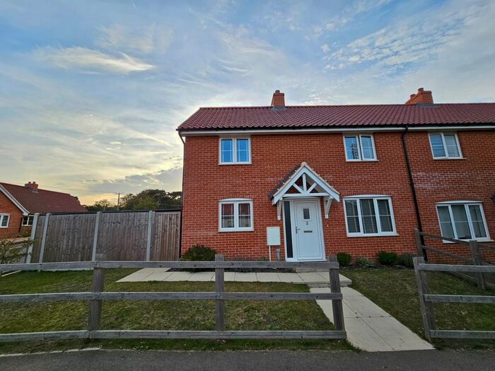 3 Bedroom Semi-Detached House For Sale In Manor Farm Gardens, Bawdsey, Woodbridge, IP12