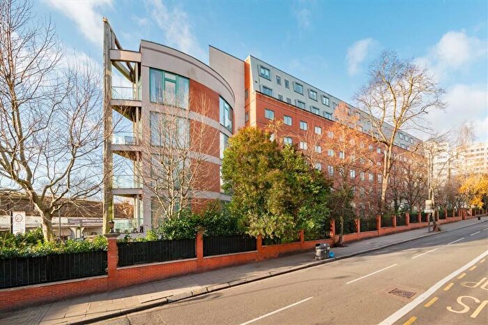 3 Bedroom Flat To Rent In Shoot Up Hill, Kilburn, NW2