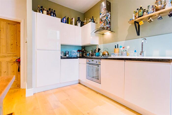 1 Bedroom Flat To Rent In Vale Grove, Manor House, N4