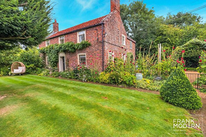 6 Bedroom Property For Sale In Little Lane, Whaplode, PE12