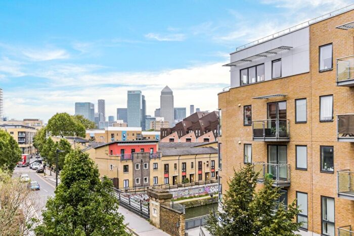 1 Bedroom Flat To Rent In Caspian Wharf, Seven Sea Gardens, Bow, London, E3