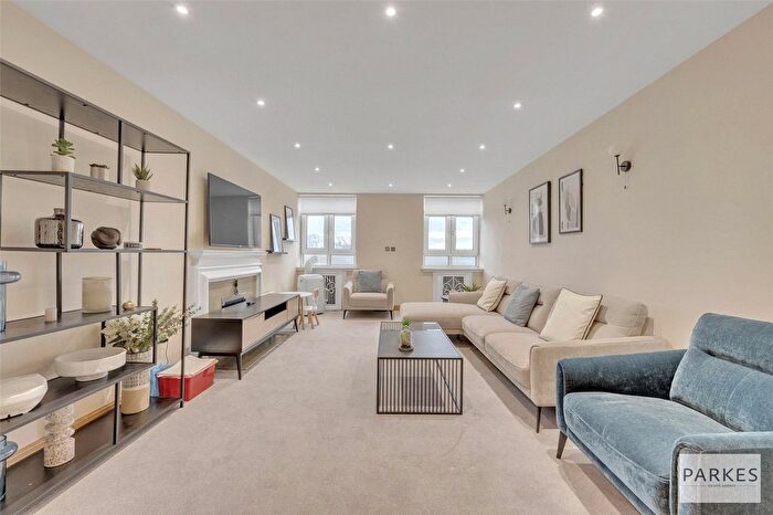 3 Bedroom Flat For Sale In Lancaster Gate, London, W2
