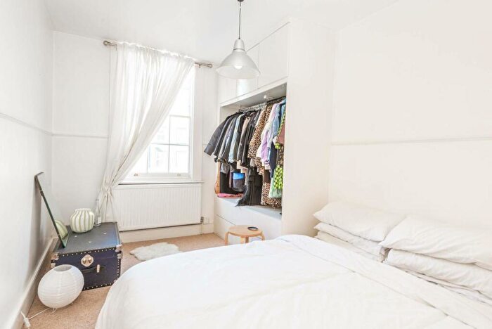1 Bedroom Flat To Rent In Kentish Town Road, Kentish Town, London, NW1